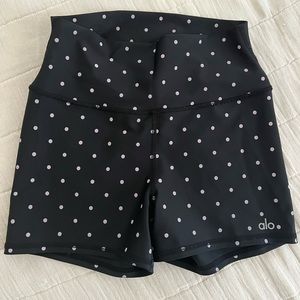 COPY - Alo yoga shorts